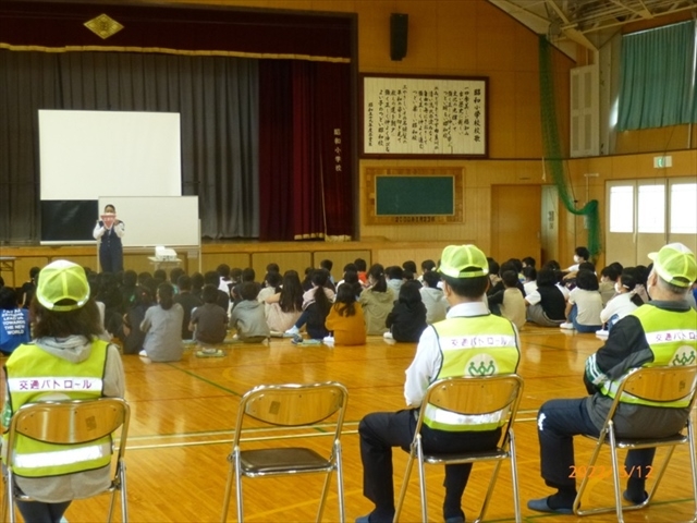 福知山市立昭和小学校で自転車交通安全教室を開催